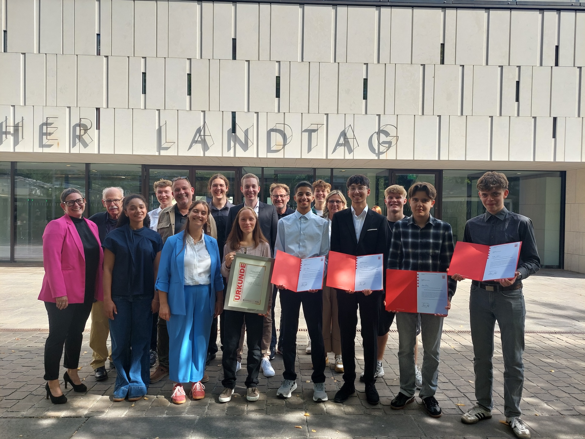 Geschichtswettbewerb des Bundespräsidenten: Landespreisverleihung in Wiesbaden