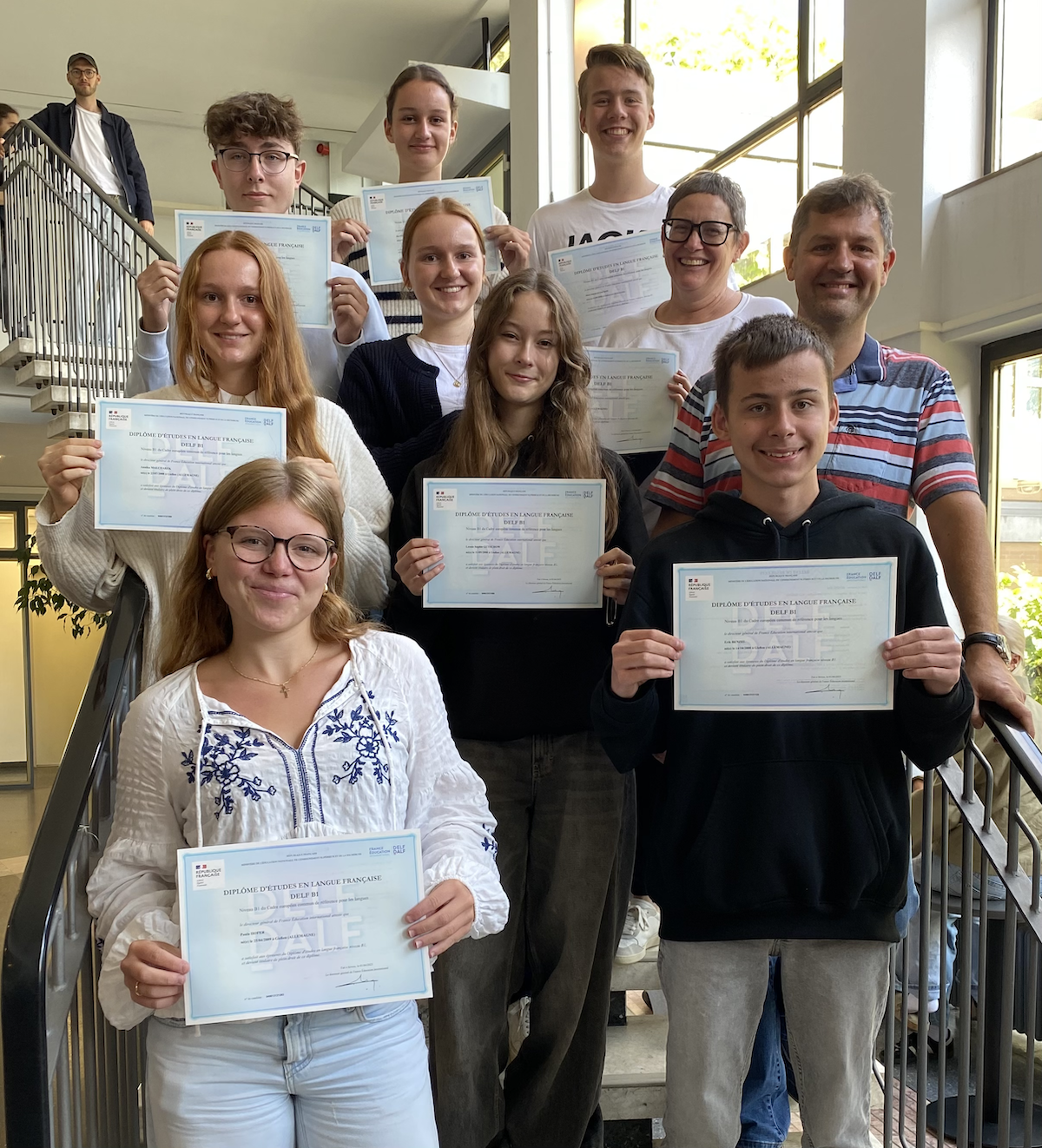 von links nach rechts   hinten: Simon Ansel, Ida Smidt, Marc Gutschow Mitte: Annika Malcherek, Nina Malcherek, Frau Pfannmüller, Herr Schäfer vorne: Paula Hofer, Leonie Gutschow und Erik Benzel nicht auf dem Bild: Jule Mestermann
